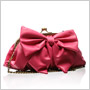 Trendové plesové kabelky na rok 2011 sú farebne pestré a zdobené!