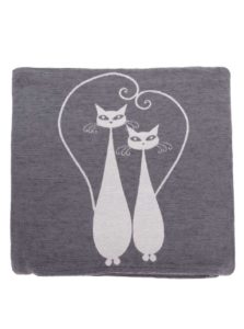 Krémovo-sivá obliečka na vankúš s motívom dvoch mačiek Dakls