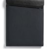 Čierno-sivý obal na notebook s koženými detailmi Bellroy Laptop Sleeve 13"