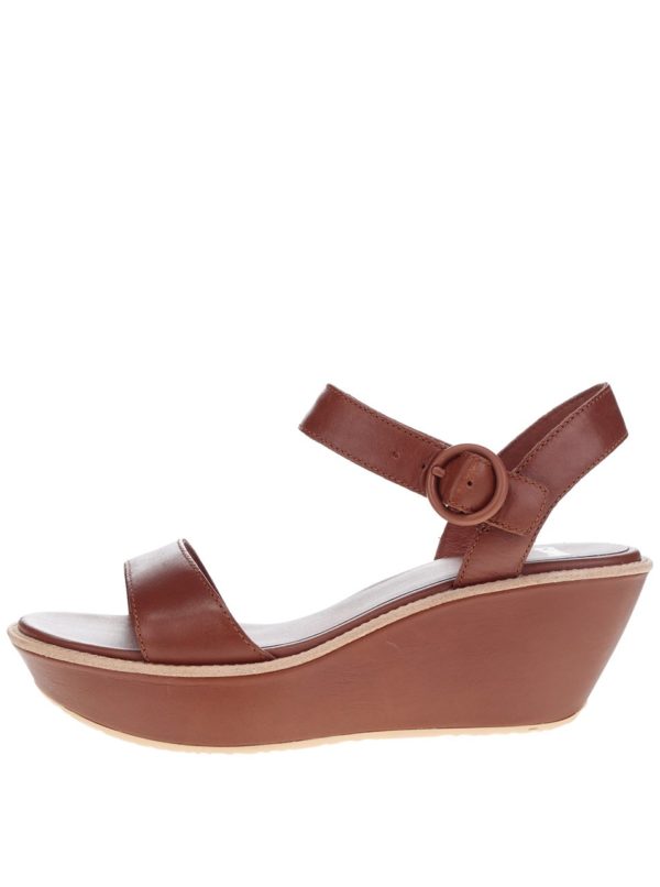 Hnedé dámske kožené sandále na platforme Camper