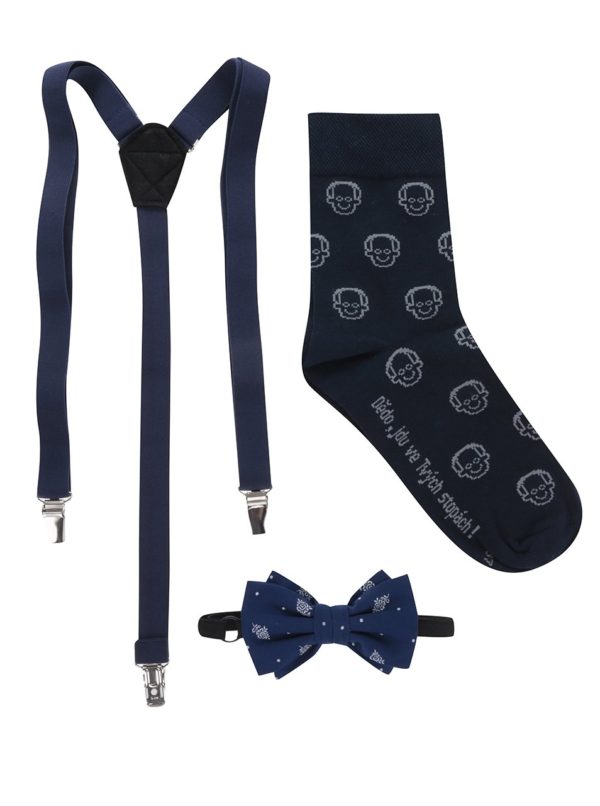 „Dobrá“ súprava ponožiek, motýlika a trakov v modrej farbe pre Krásu pomoci