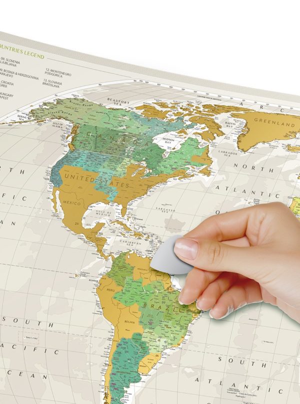 Stieracia mapa sveta v zeleno-zlatej farbe Travel Map