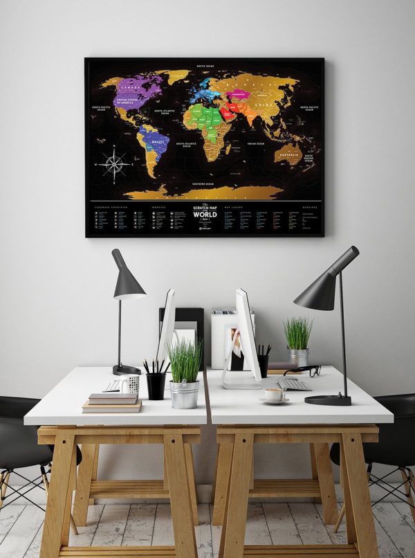 Stieracia mapa sveta v čierno-zlatej farbe Travel Map