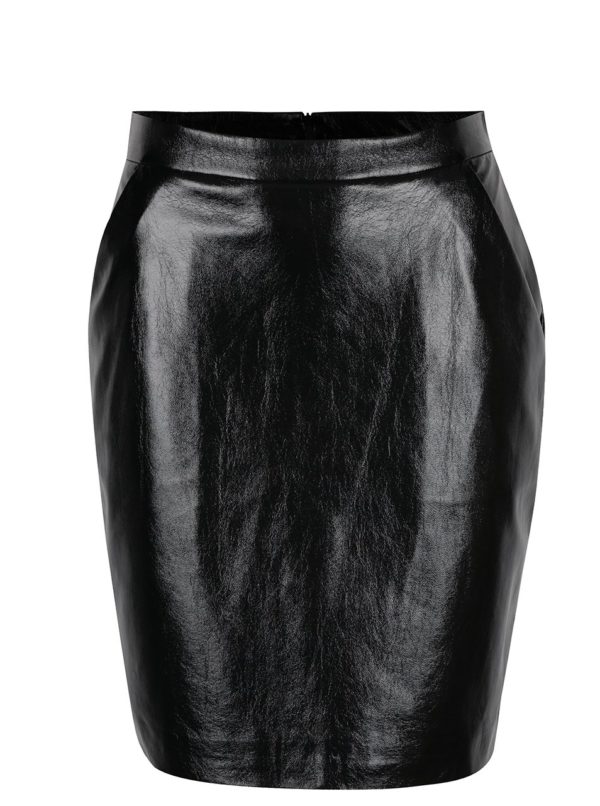 Čierna lesklá koženková sukňa s vreckami VERO MODA Rebelle
