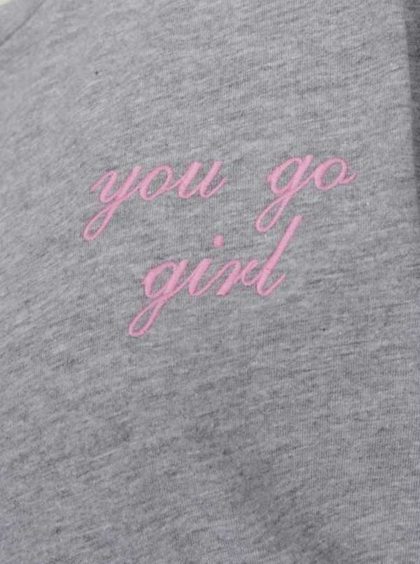 Sivé voľné melírované tričko s vyšitým nápisom ONLY Girl Boss