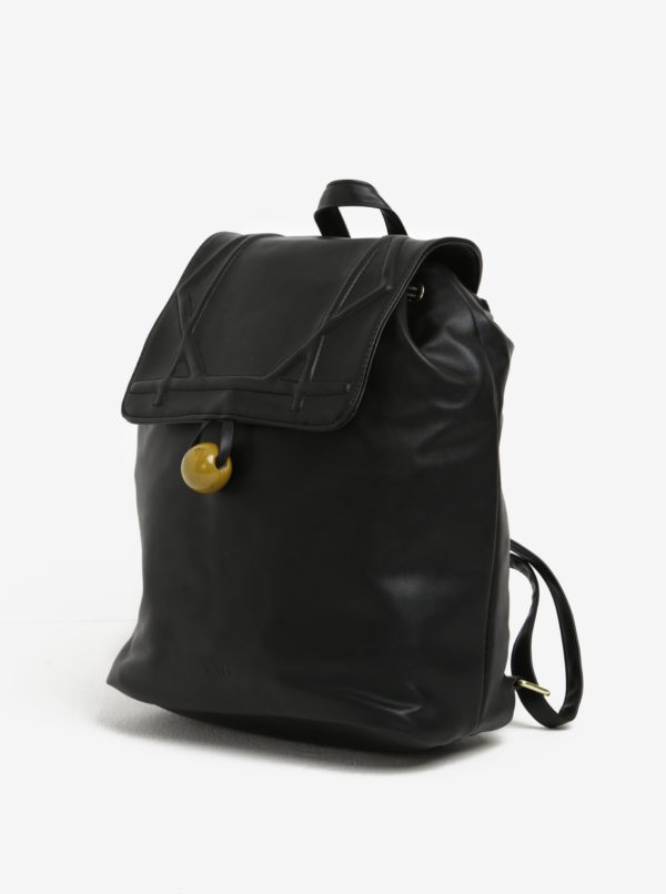 Čierny sťahovací batoh s príveskom Nalí