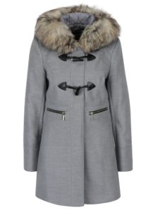 Sivý kabát s kapucňou a umelým kožúškom Miss Selfridge