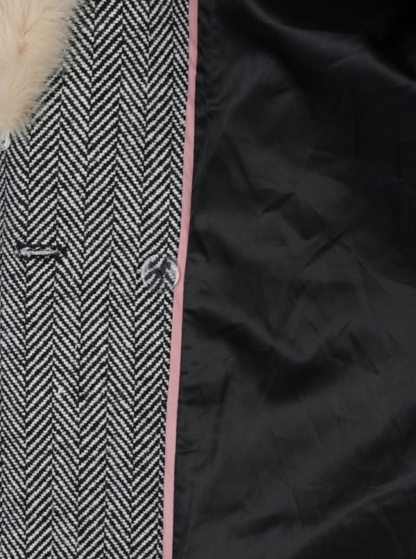 Čierno-biely vzorovaný kabát s umelým kožúškom Fever London Enid