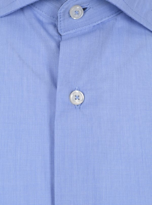 Modrá pánska formálna košeľa s bielymi gombíkmi Seven Seas