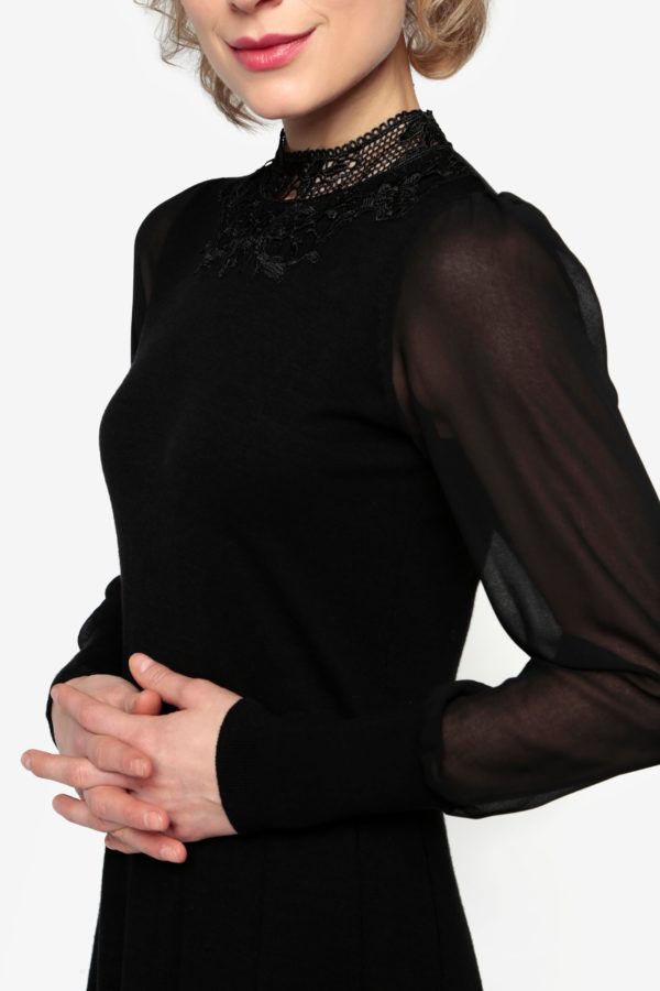 Čierne svetrové šaty s priesvitným rukávom Oasis Lace