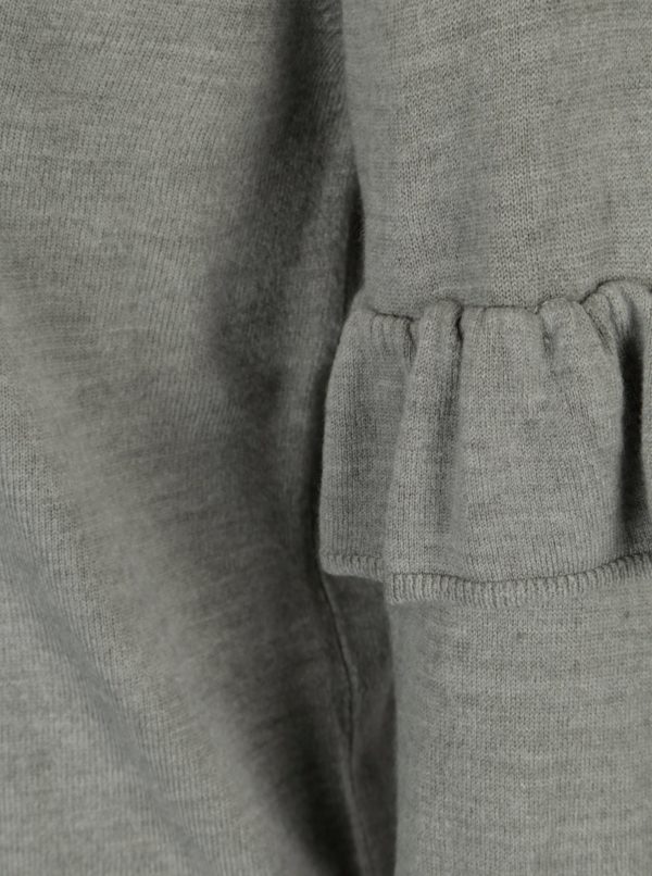 Sivý sveter s volánmi na rukávoch Jacqueline de Yong Stardust