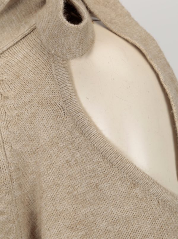Béžový sveter so zaväzovaním a prestrihom na ramene VILA Ril