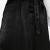 Čierne saténové voľné nohavice s opaskom a vysokým pásom MISSGUIDED