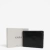 Čierna pánska kožená peňaženka s gravírovaným logom KARA