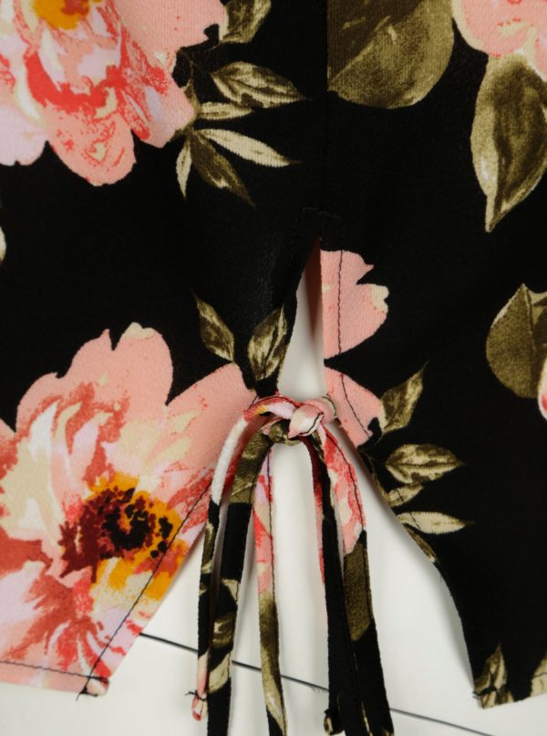 Čierna kvetovaná košeľa bez rukávov Dorothy Perkins Curve