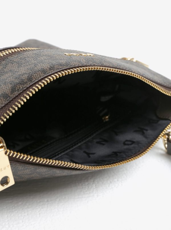 Hnedá vzorovaná crossbody kabelka s detailmi v zlatej farbe DKNY Bryant