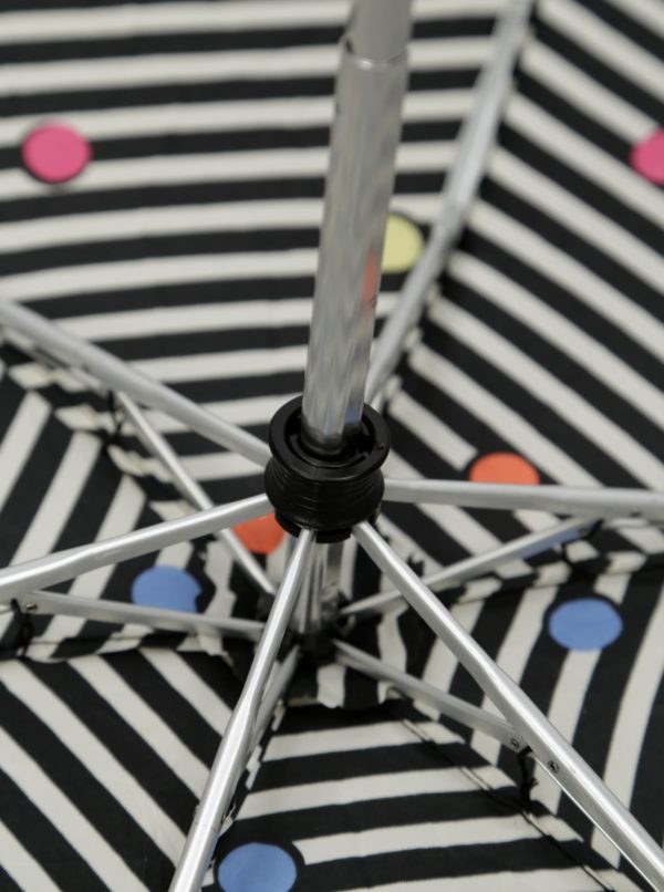 Krémovo-čierny pruhovaný skladací dáždnik Esprit Dots & Dots