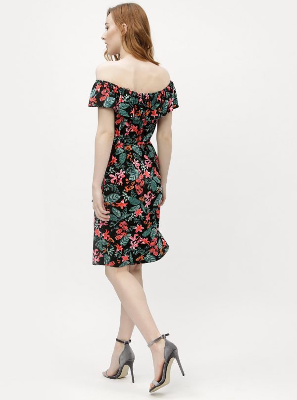Čierne kvetované šaty s volánom a odhalenými ramenami M&Co