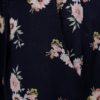 Tmavomodré skrátené kvetované voľné nohavice Dorothy Perkins Petite