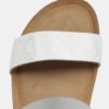 Metalické sandále na kline v striebornej farbe OJJU