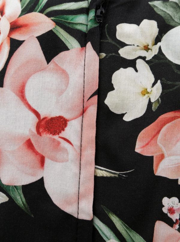 Čierne kvetované šaty Billie & Blossom