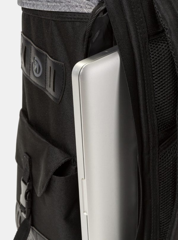 Sivo-čierny batoh s koženkovými detailmi Meatfly 30 l