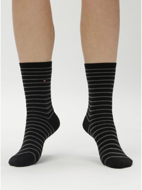 Balenie dvoch párov dámskych ponožiek v čiernej farbe Tommy Hilfiger