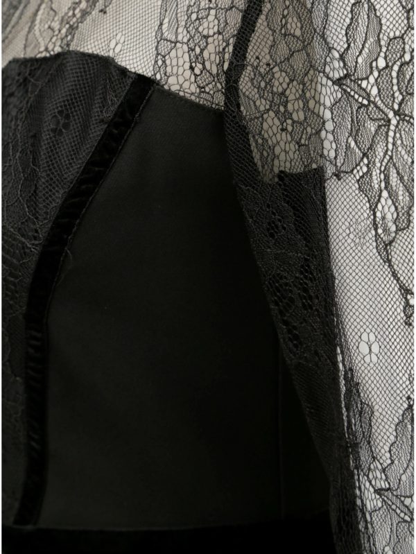 Čierne puzdrové šaty s čipkovanými detailmi Dorothy Perkins