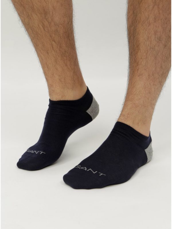 Balenie dvoch párov červených a modrých nízkych ponožiek GANT