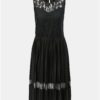 Čierne plisované šaty s čipkovanými detailmi Jacqueline de Yong Marni