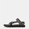 Sivo–čierne pánske vzorované sandále Teva