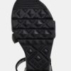 Čierne kožené sandále na plnom podpätku Tamaris
