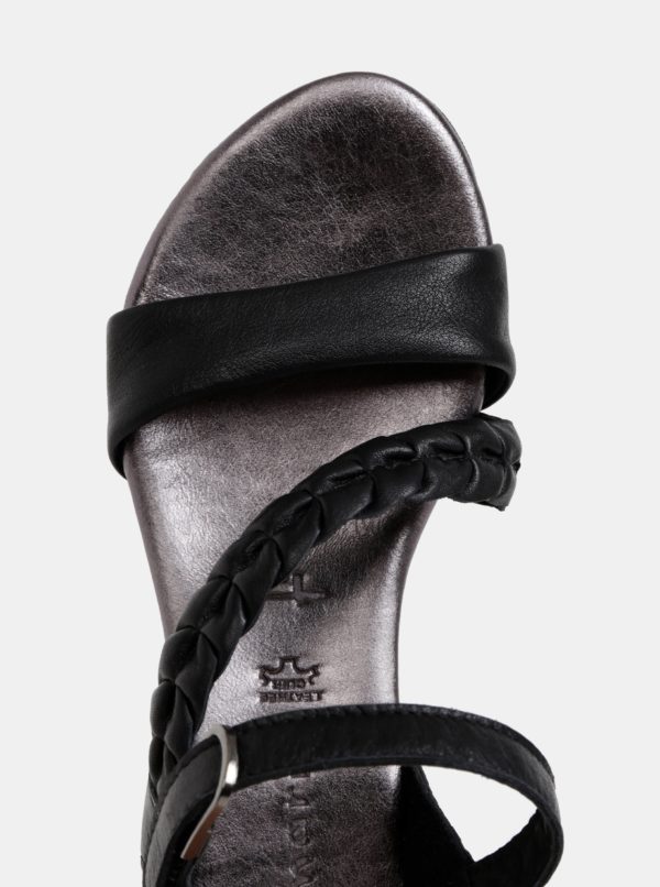 Čierne kožené sandále na plnom podpätku Tamaris