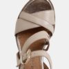 Béžové kožené sandálky na plnom podpätku Tamaris