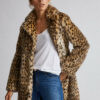 Svetlohnedý kabát z umelej kožušiny s gepardím vzorom Dorothy Perkins