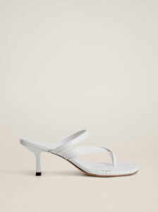 Biele sandálky s krokodýlím vzorom Mango Pile