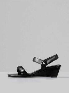 Čierne kožené sandálky na plnom podpätku Vagabond Nellie