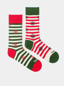 Červeno-zelené vzorované ponožky Fusakle Vánoce na sněhu