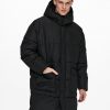 Čierny pánsky prešívaný zimný kabát s kapucou ONLY & SONS Miroslav