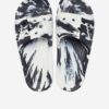 Bielo-čierne vzorované šľapky Crocs Marbled Slide