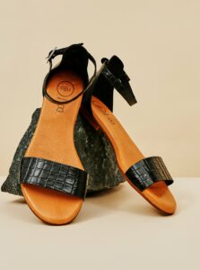 Čierne dámske vzorované kožené sandále OJJU