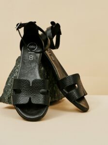Čierne dámske kožené sandále OJJU