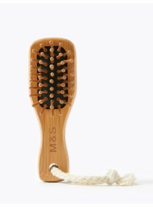 Cestovná bambusová kefa na vlasy Marks & Spencer