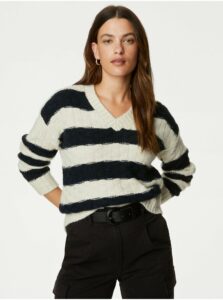 Krémovo-čierny dámsky pruhovaný sveter s véčkovým výstrihom Marks & Spencer