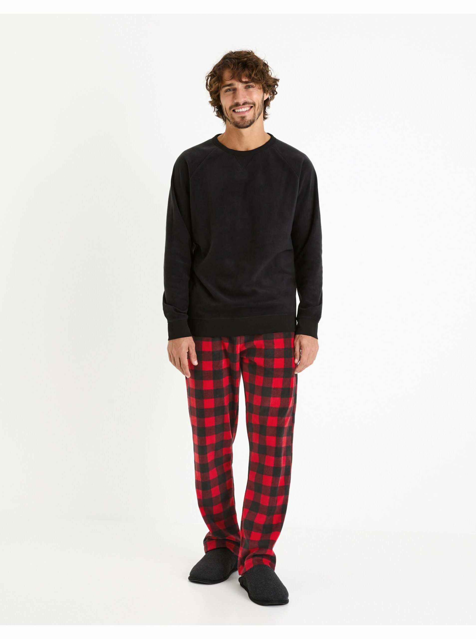 Červeno-čierne pánske kockované pyžamo Celio Fipilou