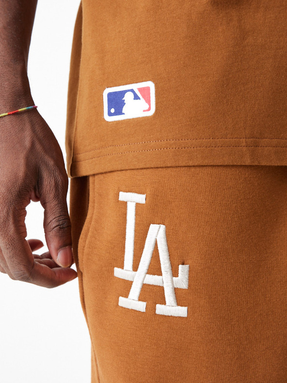 New Era LA Dodgers League Essential Tričko Hnedá