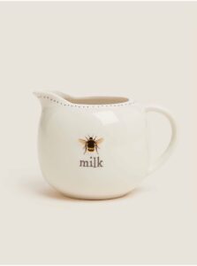 Džbánik na mlieko StayNew™ s motívom včely Marks & Spencer viacfarebná