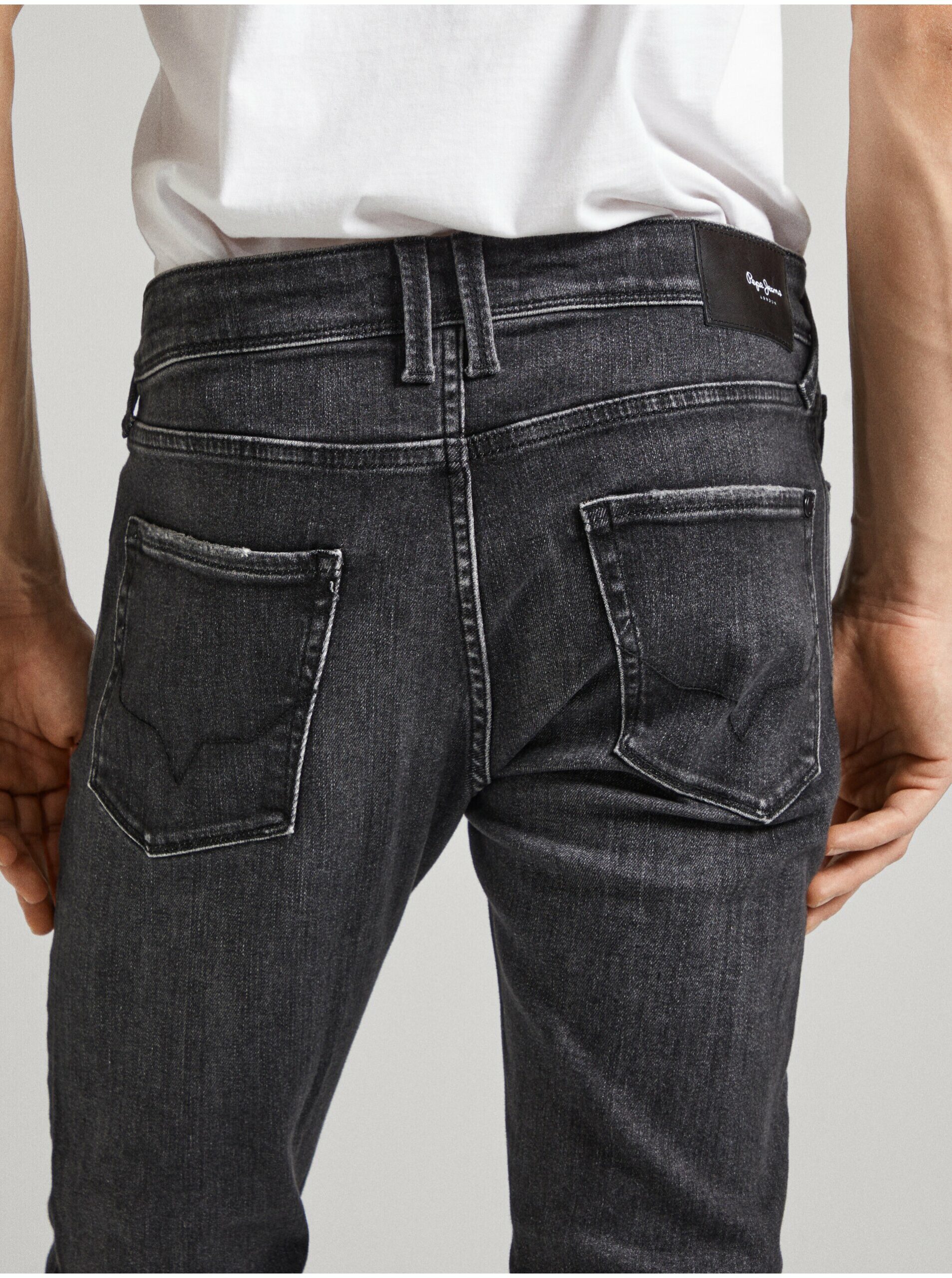 Čierne pánske slim fit džínsy Jeans Pepe Jeans